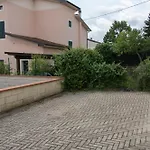 Cozy Corner Near Lucca Апартаменты *