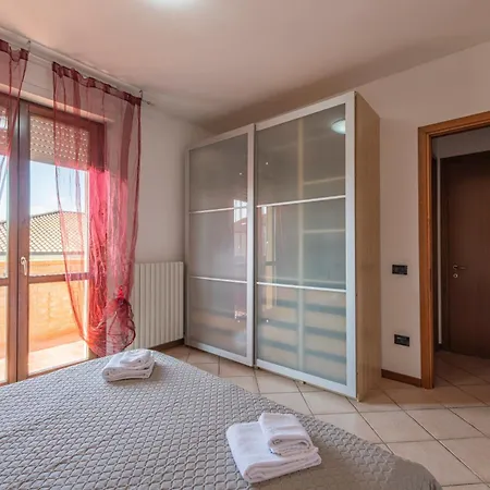 Cozy Corner Near Lucca Апартаменты *