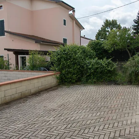 Cozy Corner Near Lucca Lägenhet *